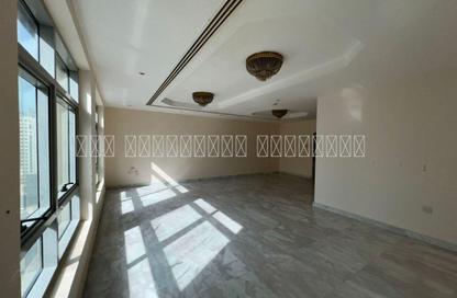 Apartment - 3 Bedrooms - 3 Bathrooms for rent in New Al Taawun Road - Al Taawun - Sharjah