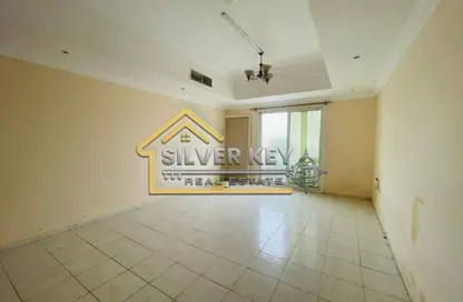 شقة - غرفة نوم - 2 حمامات للايجار في بو تينة - الشرق - الشارقة