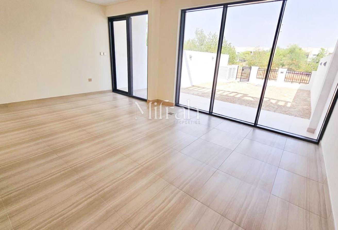 MODERN 4BR HOME IN PHOENIX | SPACIOUS FAMILY TOWNH photo 6