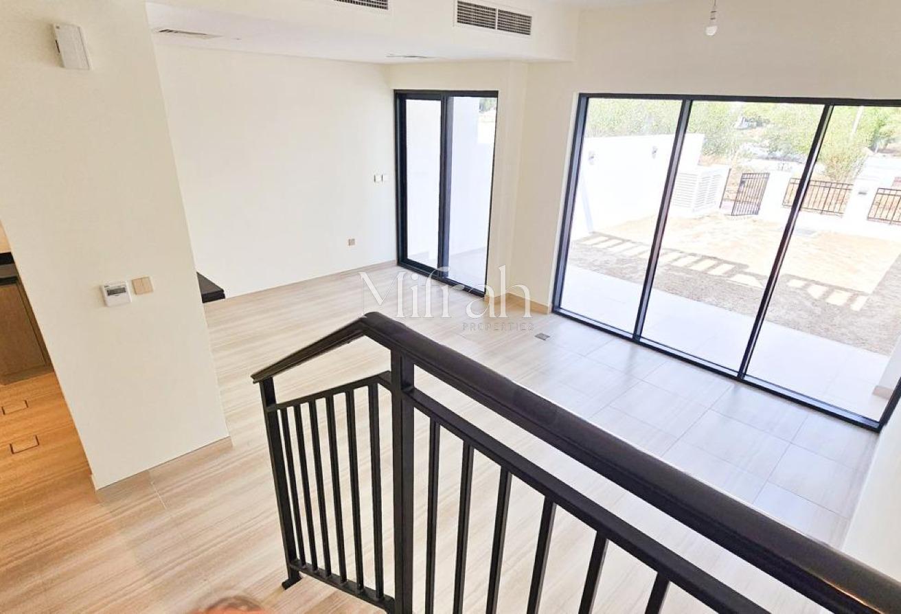 MODERN 4BR HOME IN PHOENIX | SPACIOUS FAMILY TOWNH photo 4