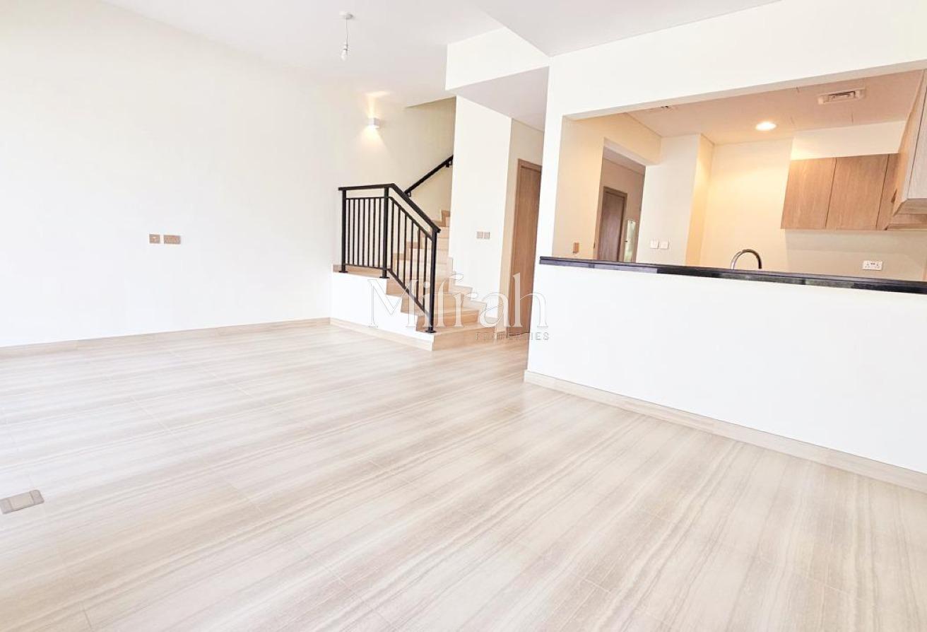 MODERN 4BR HOME IN PHOENIX | SPACIOUS FAMILY TOWNH photo 2