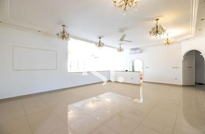 Villa - 6 - 7+ for sale in Mohamed Bin Zayed City Villas - Mohamed Bin Zayed City - Abu Dhabi