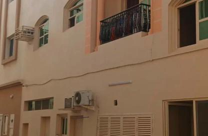 عمارة بالكامل - 8 غرف نوم - 8 حمامات للبيع في مجمع مويلح - تجارية مويلح - الشارقة