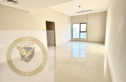 Apartment - 2 Bedrooms - 2 Bathrooms for rent in Gulfa Towers - Al Rashidiya 1 - Al Rashidiya - Ajman