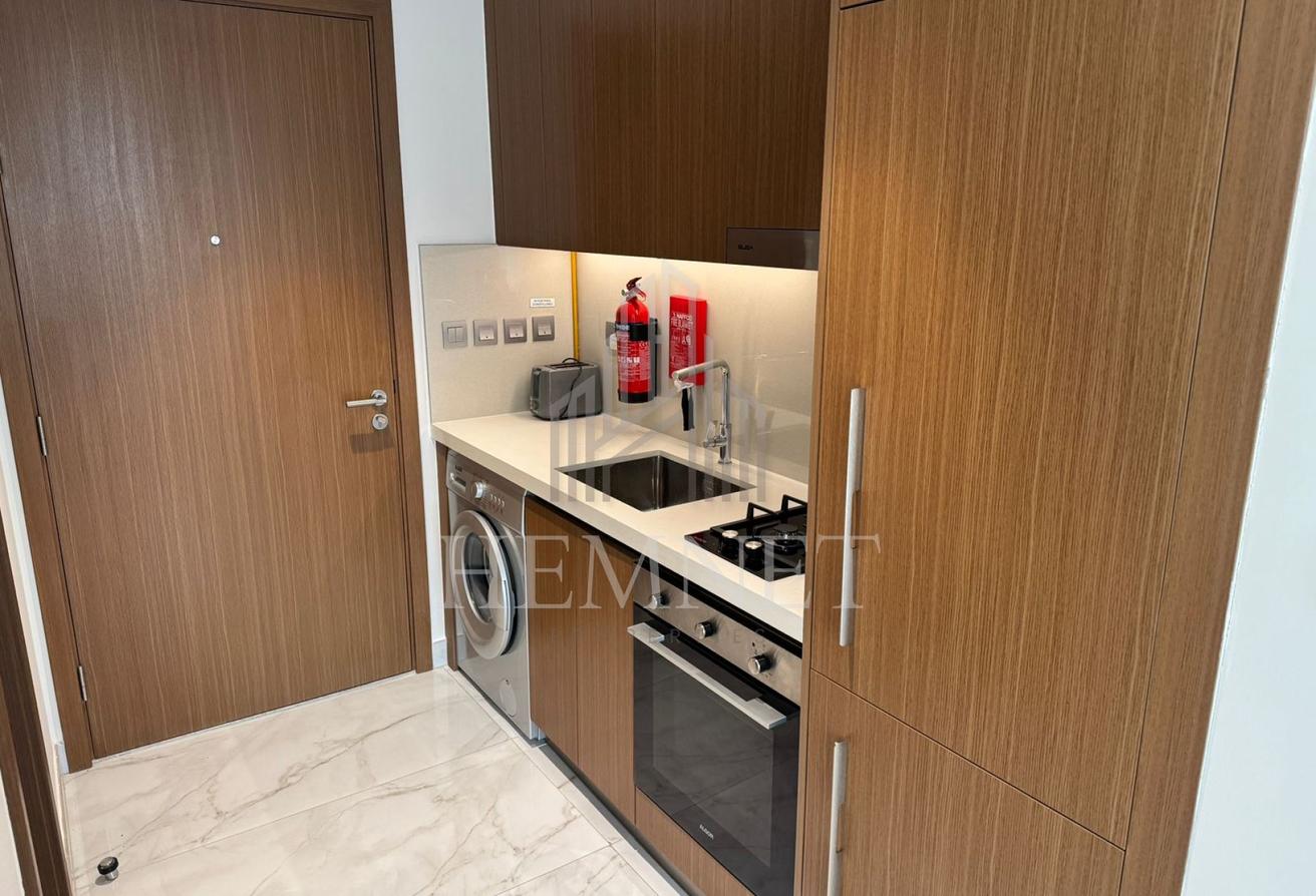 Best Price | Vacant | Furnished Studio photo 6