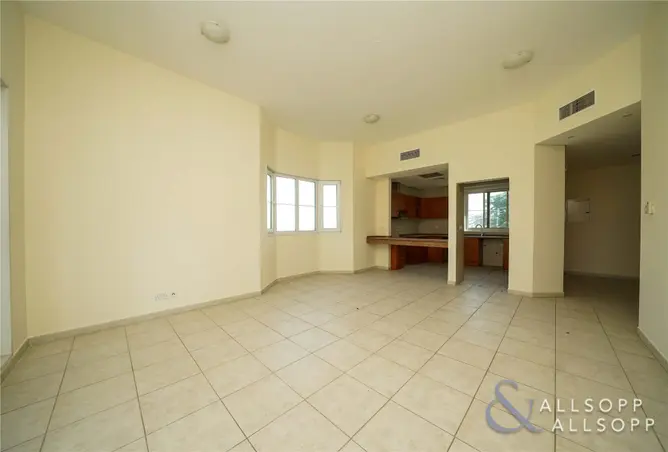 152826575 - Property Image 2