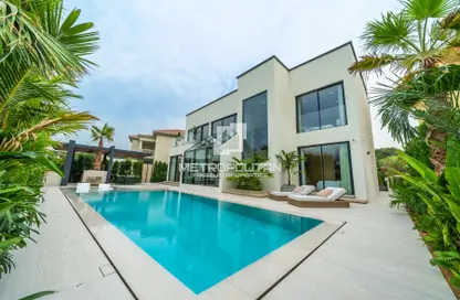 Villa - 5 Bedrooms - 6 Bathrooms for sale in Garden Hall - European Clusters - Jumeirah Islands - Dubai