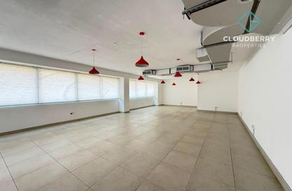 Office Space - Studio - 1 Bathroom for rent in Al Khaleej Building - Al Karama - Dubai