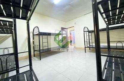 Labor Camp - Studio - 7+ for rent in M-33 - Mussafah Industrial Area - Mussafah - Abu Dhabi