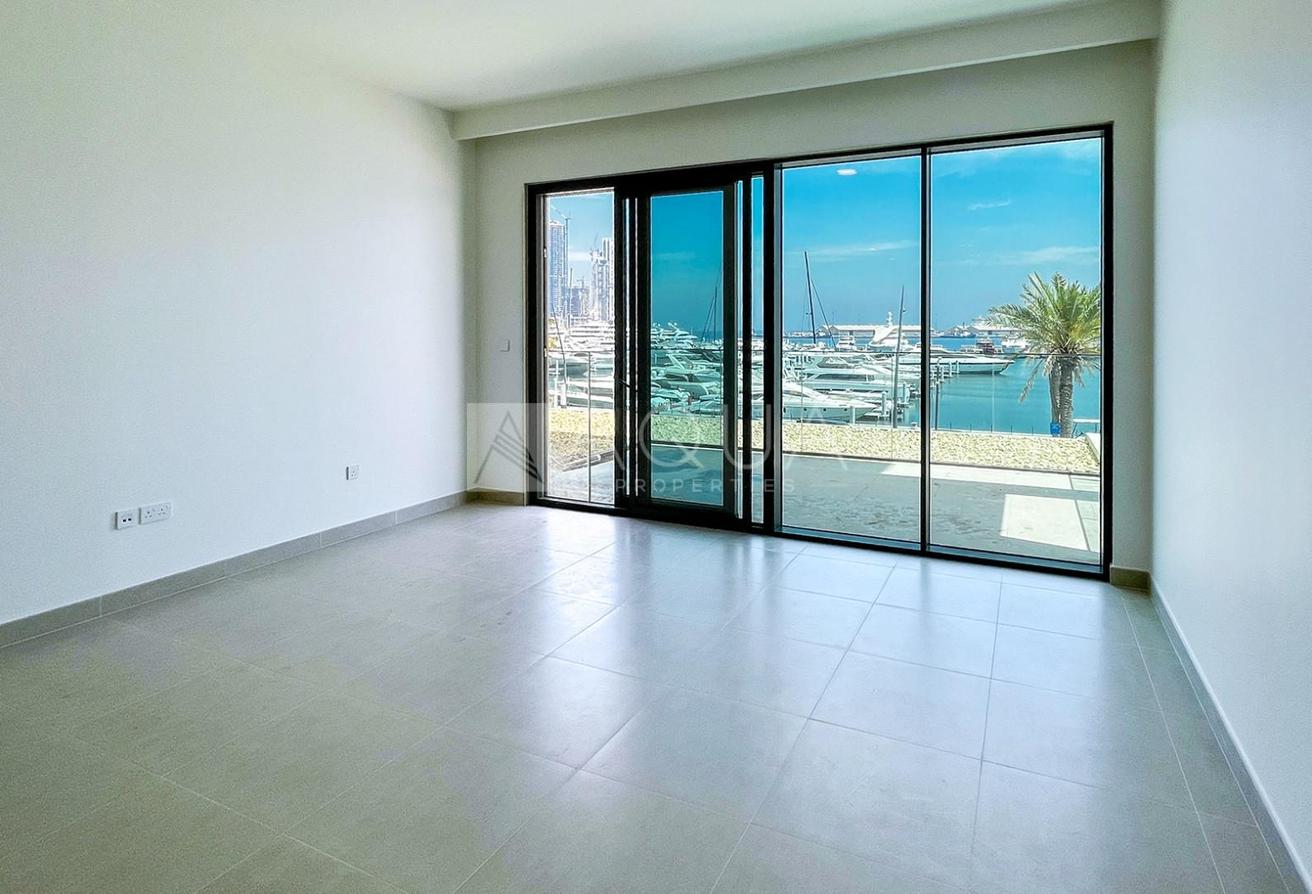 Spacious | Marina Views | Prime Waterfront Living photo 4