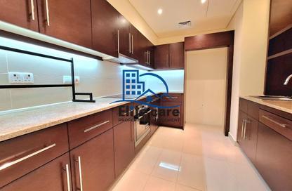 Apartment - 1 Bedroom - 1 Bathroom for rent in Nation Towers - Corniche Road - Abu Dhabi