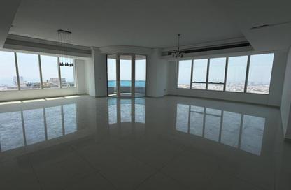 Apartment - 3 Bedrooms - 4 Bathrooms for sale in Blue Tower - Al Majaz 3 - Al Majaz - Sharjah Apartment - 3 Bedrooms - 4 Bathrooms for sale in Blue Tower - Al Majaz 3 - Al Majaz - Sharjah