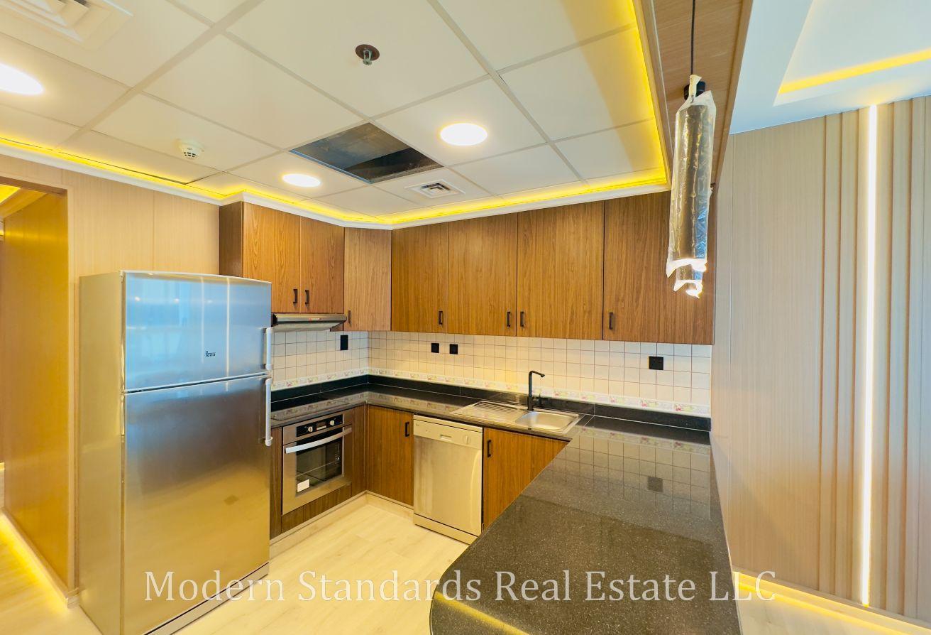 High Floor l Furnished l Vacant Soon l Upgraded photo 6