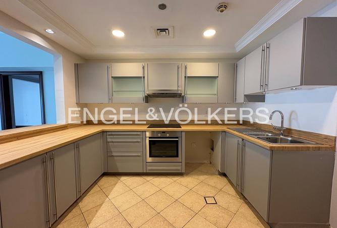 2-bed apartment in Golden Mile 5 · Upgraded · Maid's room — photo 2
