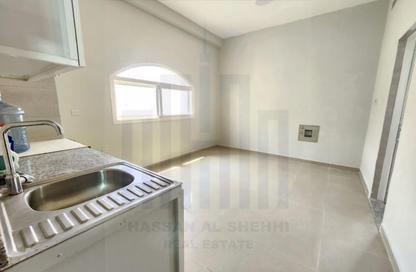 Apartment - Studio - 1 for rent in Muwailih Building - Muwaileh - Sharjah