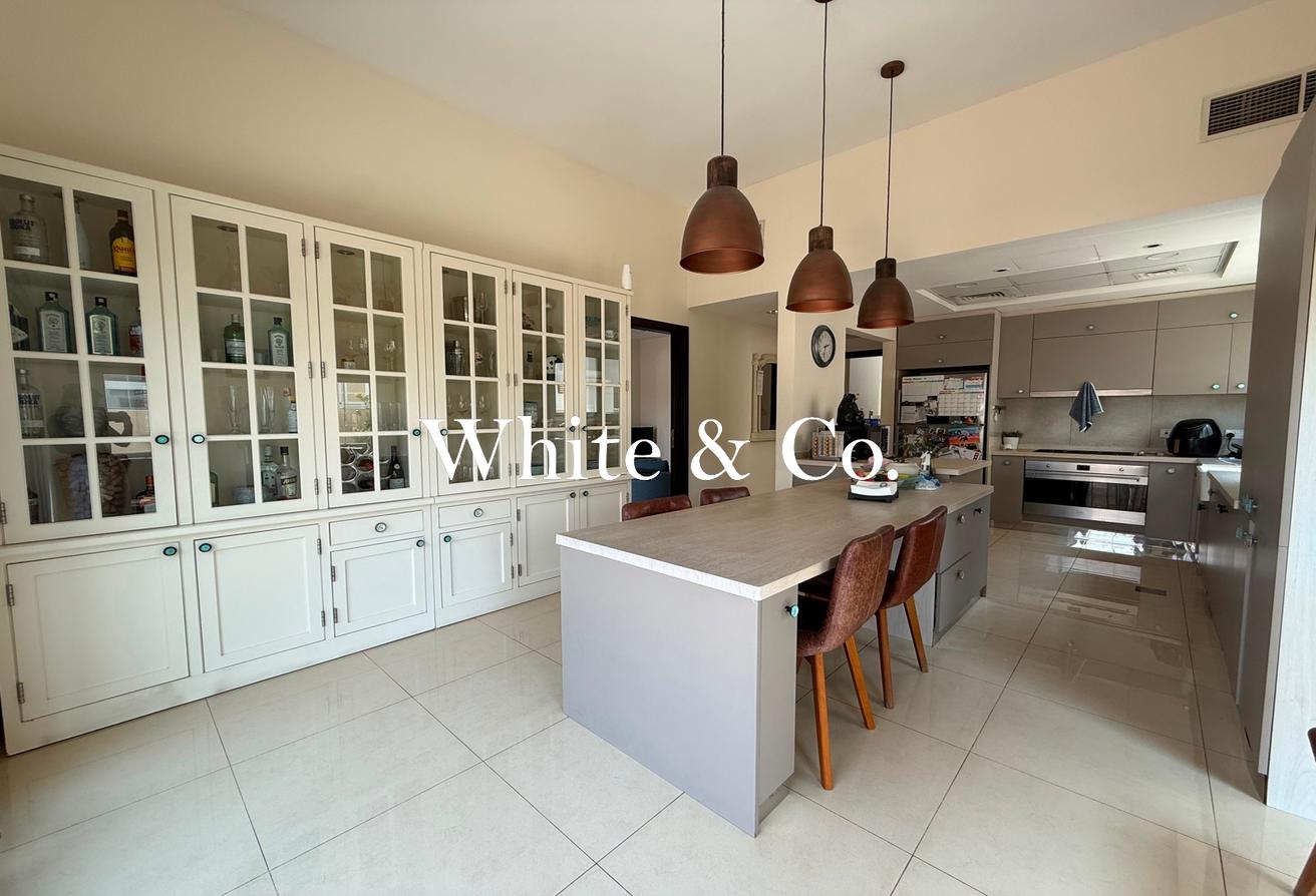 Upgraded | Ready To View | Corner Unit photo 6