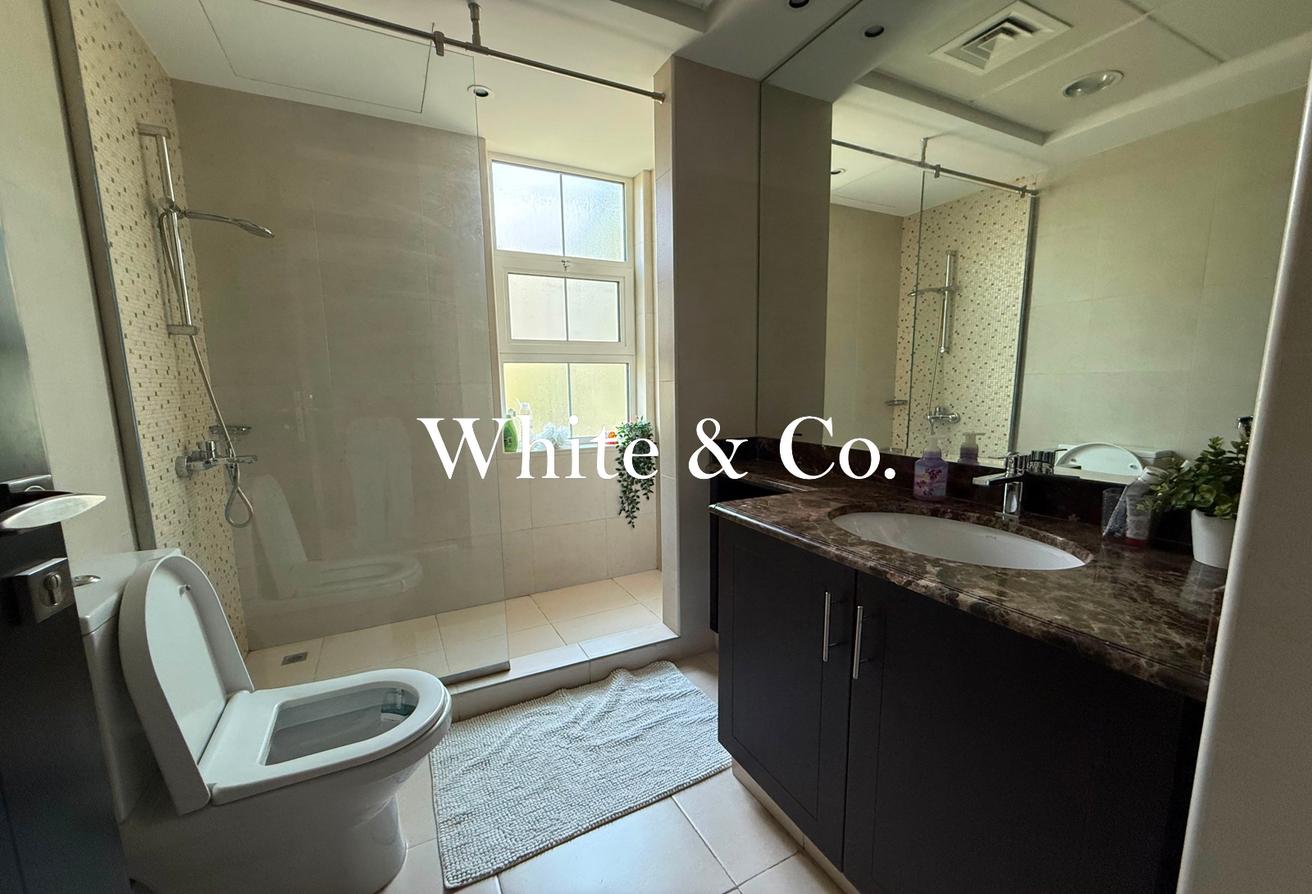 Upgraded | Ready To View | Corner Unit photo 8