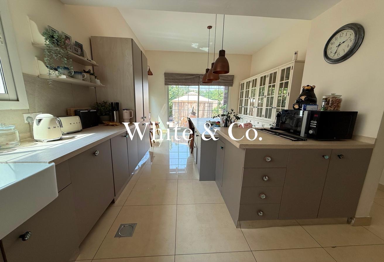Upgraded | Ready To View | Corner Unit photo 18