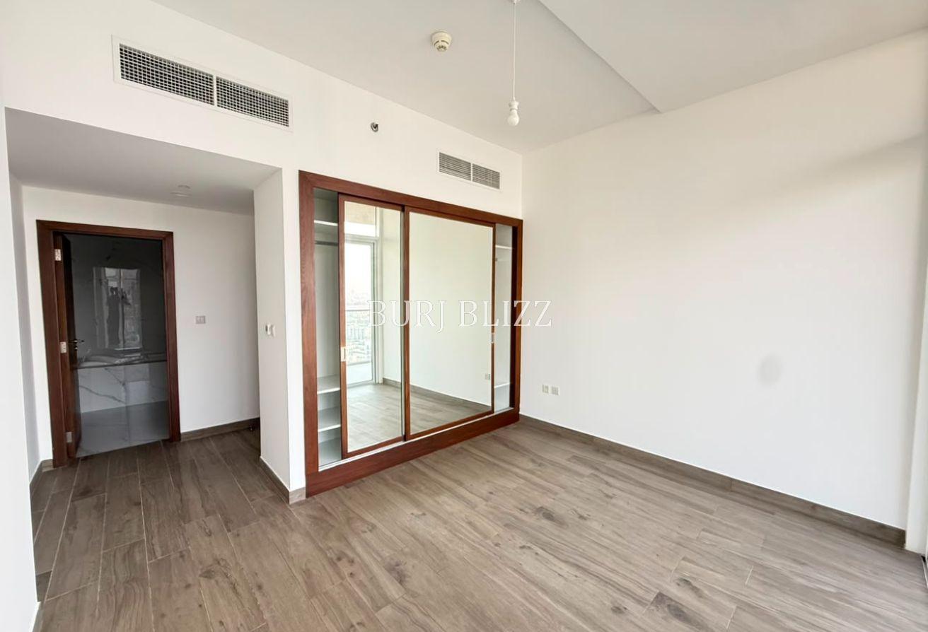 Premium Living | High Floor | Park View photo 8