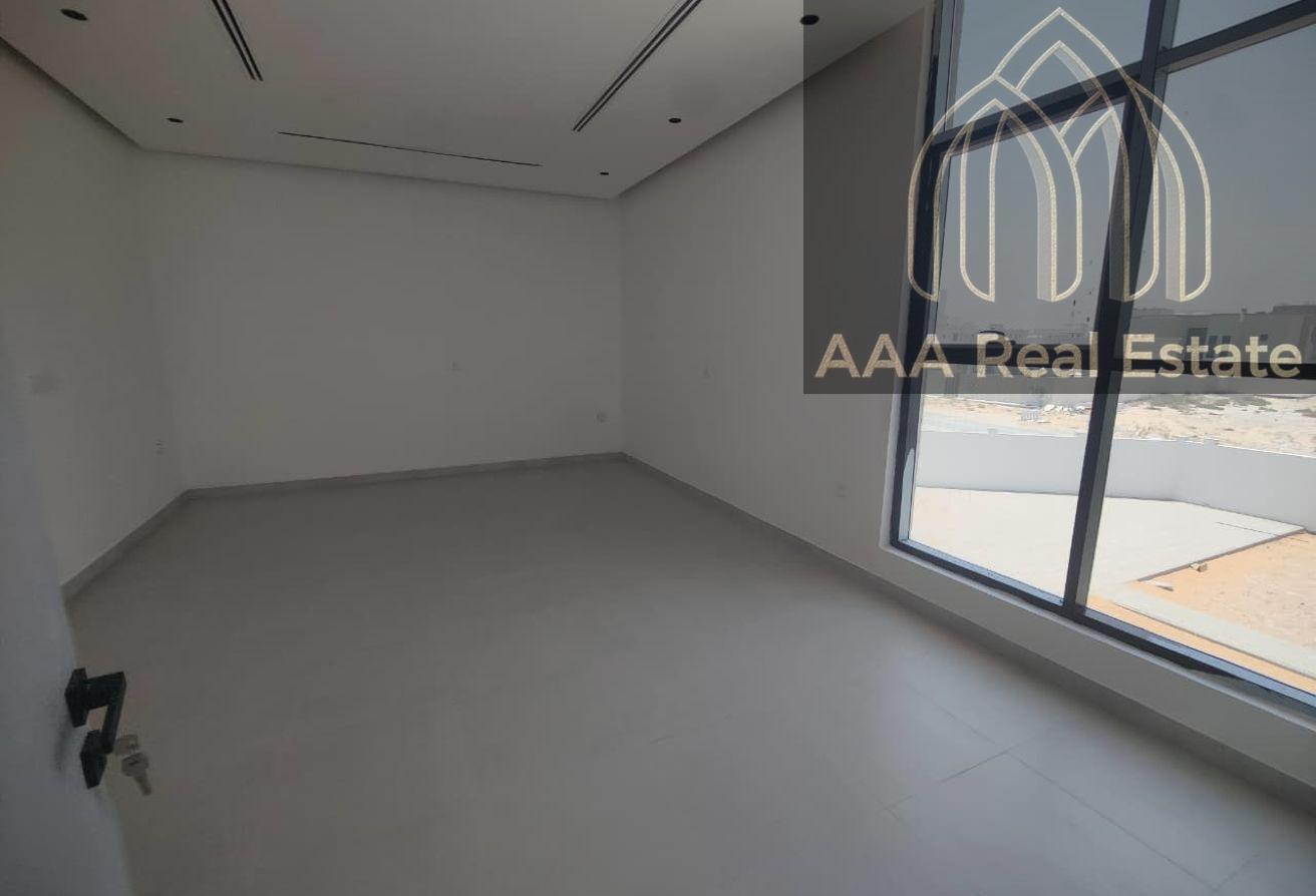 BRAND NEW | SPACIOUS | READY TO MOVE IN photo 9