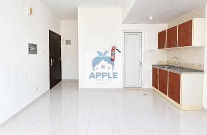 Apartment - Studio - 1 for rent in Muwaileh 3 Building - Muwaileh - Sharjah