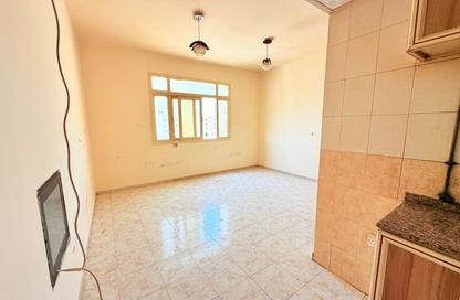 Apartment - Studio - 1 Bathroom for rent in Al Shamsi 1 - Muwaileh Commercial - Sharjah