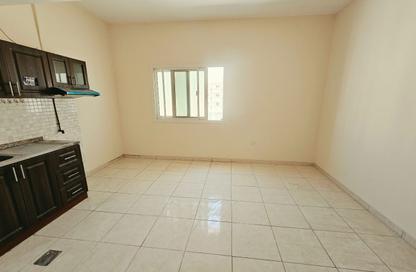 Apartment - Studio - 1 for rent in Fire Station Road - Muwaileh - Sharjah