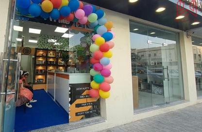 Shop - Studio - 1 for rent in Karama Gold Building - Al Karama - Bur Dubai - Dubai