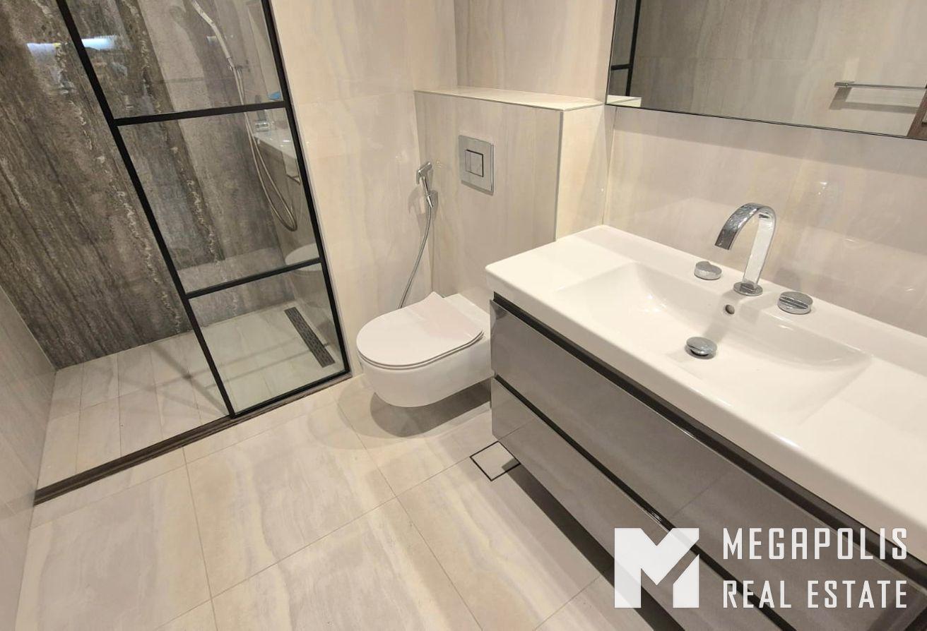 Luxury 1BR | Canal | High-End Finishes | Mid Floor photo 15