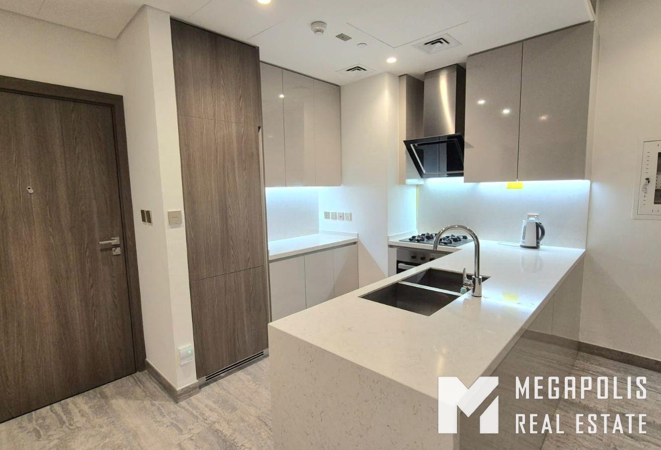 Luxury 1BR | Canal | High-End Finishes | Mid Floor photo 7