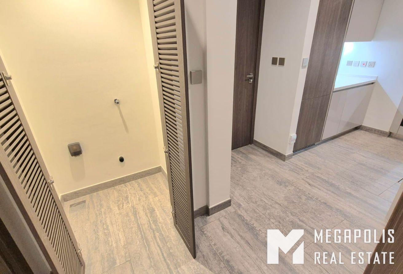 Luxury 1BR | Canal | High-End Finishes | Mid Floor photo 14