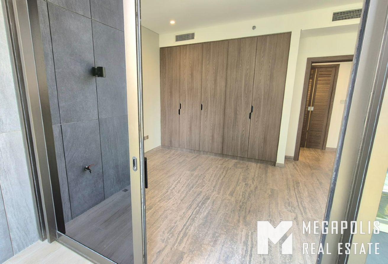 Luxury 1BR | Canal | High-End Finishes | Mid Floor photo 9