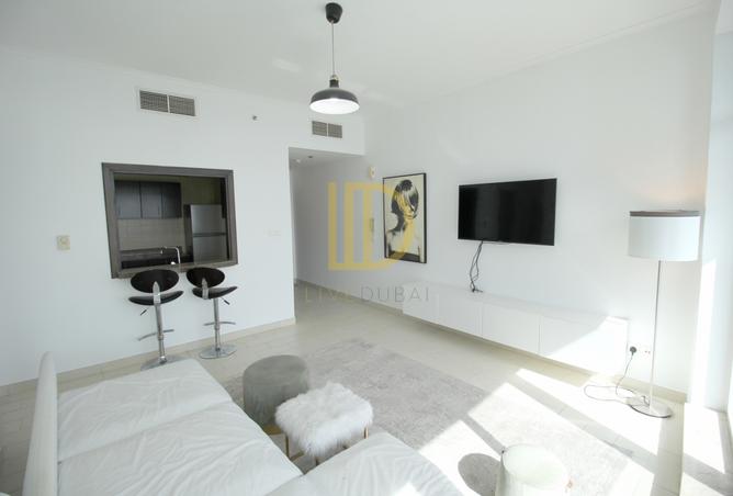 High Floor| Furnished | Mulitple Cheque Options photo 2