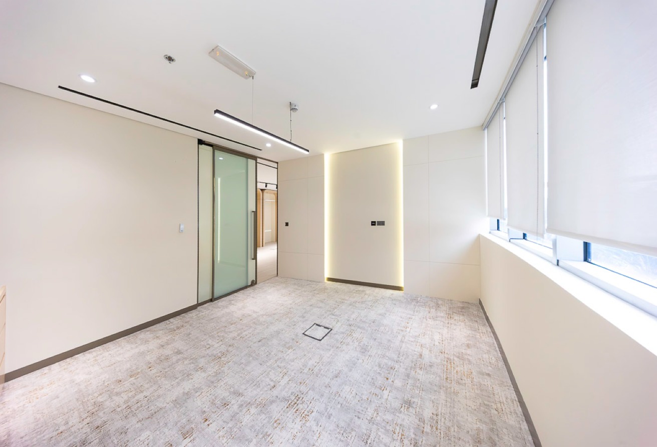 Studio office space in I Rise Tower, Barsha Heights (Tecom): 12