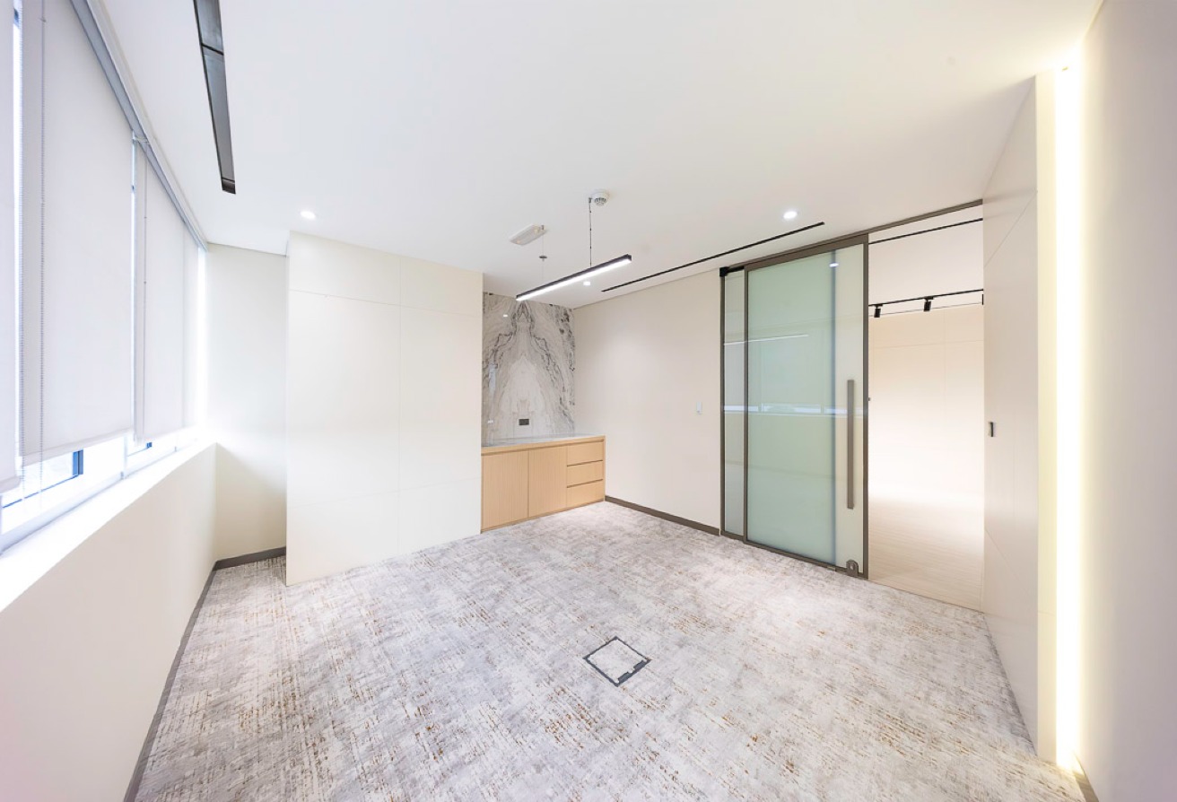 Studio office space in I Rise Tower, Barsha Heights (Tecom): 11