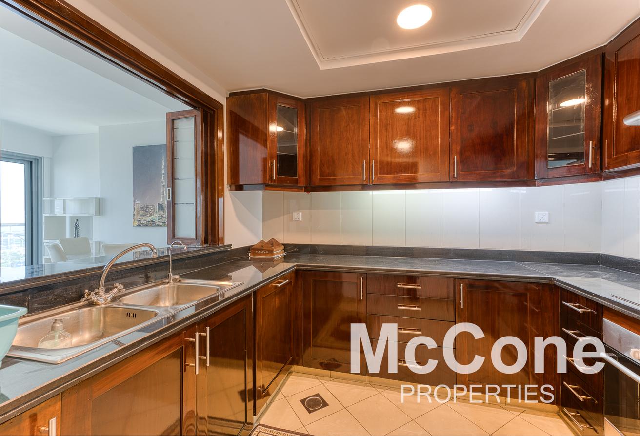 Stunning Golf Course & Skyline View | Vacant Soon photo 6