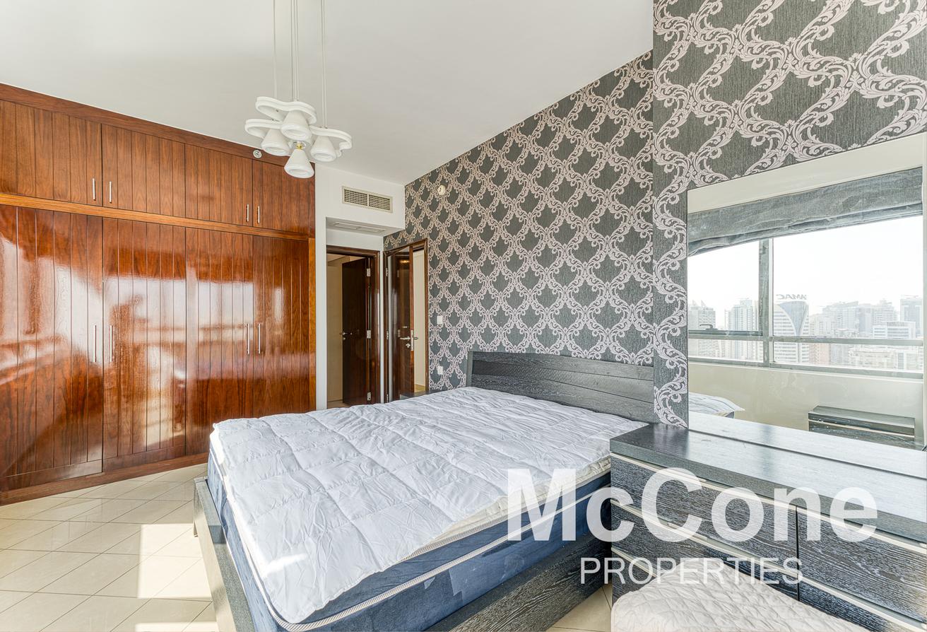 Stunning Golf Course & Skyline View | Vacant Soon photo 11