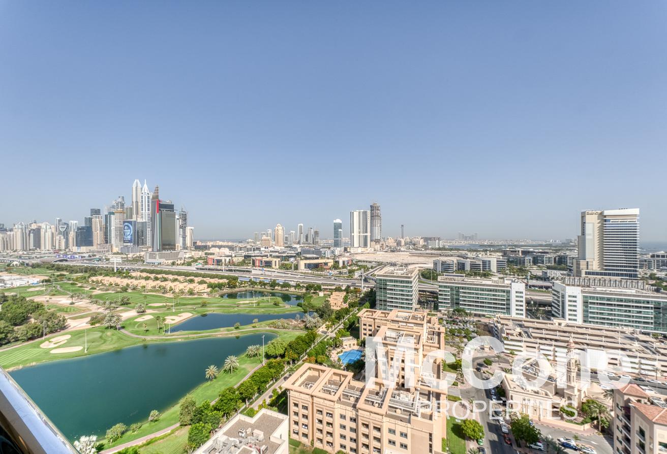 Stunning Golf Course & Skyline View | Vacant Soon photo 15