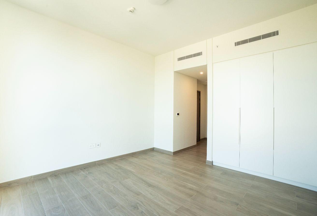 Up to 4 Chqs | Pet Friendly | Brand New photo 17