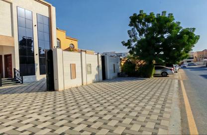 Villa - 5 Bedrooms - 7 Bathrooms for sale in Al Mowaihat 1 - Al Mowaihat - Ajman