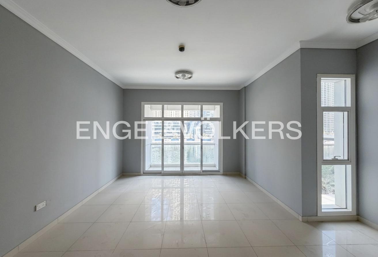 Marina View | Unfurnished | Bright | Vacant photo 11