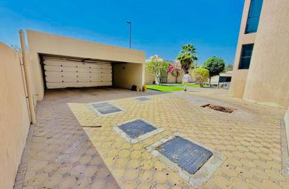 Villa - 4 Bedrooms - 5 Bathrooms for rent in Al Falaj - Al Riqqa - Sharjah