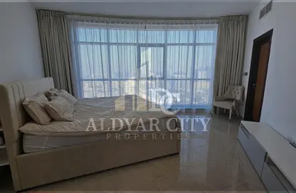 شقة - 2 غرف نوم - 3 حمامات للايجار في برج الكورنيش - طريق كورنيش عجمان - عجمان