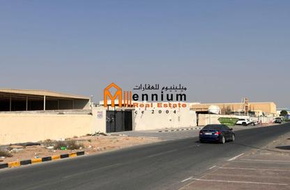 Warehouse - Studio - 7+ for sale in Al Sajaa S - Al Sajaa - Sharjah