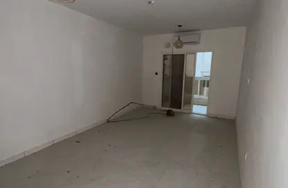 Apartment - 3 Bedrooms - 2 Bathrooms for rent in Al Wahda Building - Al Majaz 2 - Al Majaz - Sharjah