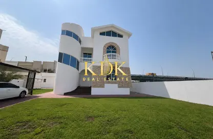 Villa - 3 Bedrooms - 5 Bathrooms for rent in Jumeirah 2 Villas - Jumeirah 2 - Jumeirah - Dubai