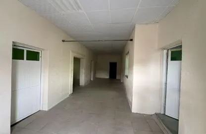 Apartment - 3 Bedrooms - 2 Bathrooms for rent in Al Sabkha - Al Riqqa - Sharjah