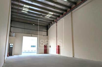 Warehouse - Studio for rent in Al Sajaa - Sharjah