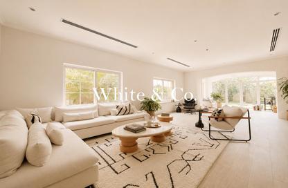 Villa - 4 Bedrooms - 5 Bathrooms for rent in District 6 - Jumeirah Park - Dubai