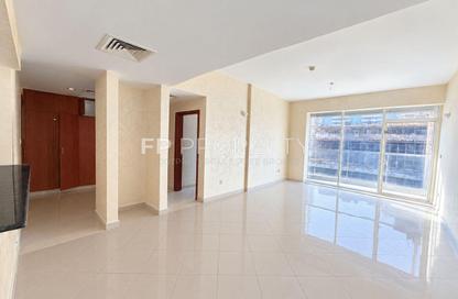 Apartment - 1 - 2 for rent in Hub Canal 1 - Hub Golf View Apartments - Dubai Sports City - Dubai